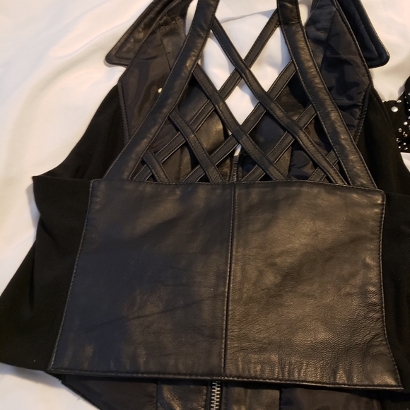 Vest - Picture 2 of 2